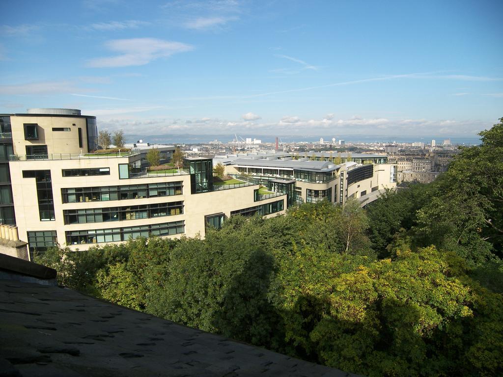 Central Calton Hill What A View Edimburgo Quarto foto